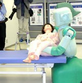 Aide à domicile : demain, nous serons peut-être pris en charge par des... robots